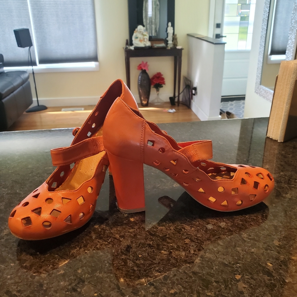 Orange pump - Picture 9 of 11